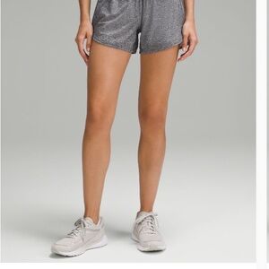 Lululemon Tracker Low-Rise Lined Short 4”